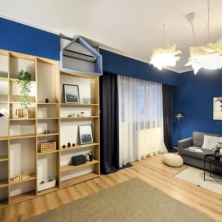 Апартаменти Chic Near Universitate Square - Your Ideal In *