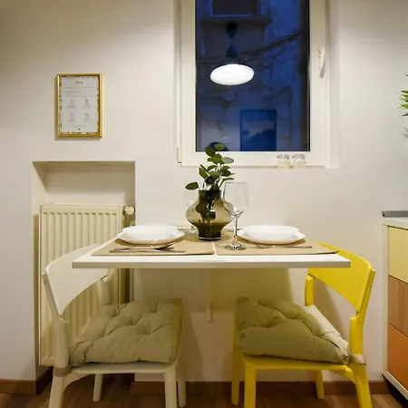 Апартаменти Chic Near Universitate Square - Your Ideal In Бухарест