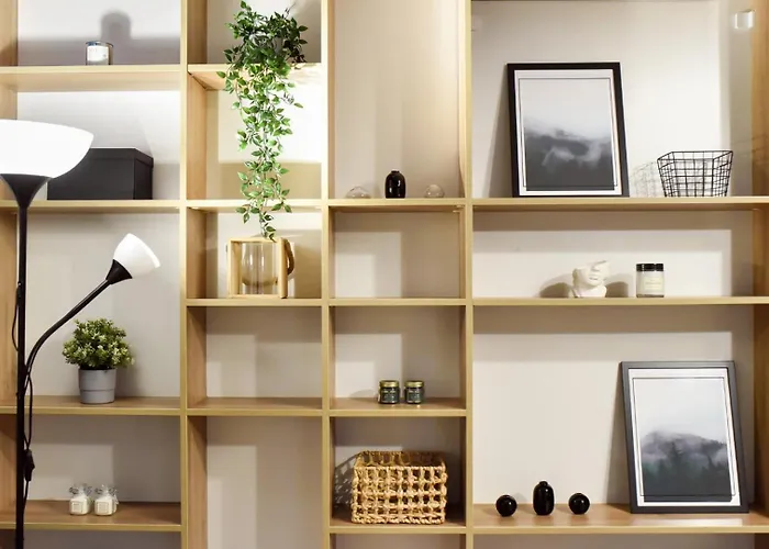 Chic Near Universitate Square - Your Ideal In