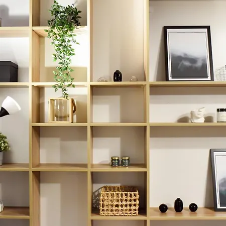 Chic Near Universitate Square - Your Ideal In