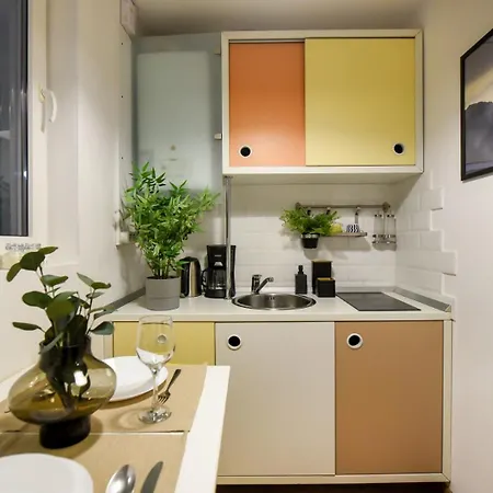 아파트 Chic Near Universitate Square - Your Ideal In 부쿠레슈티