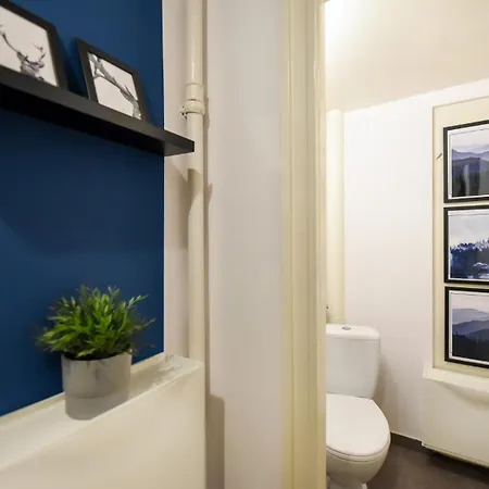 דירה Chic Near Universitate Square - Your Ideal In *